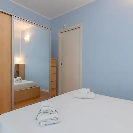 Appartamento Xenia - Spacious Three-room 10 Min From Linate *