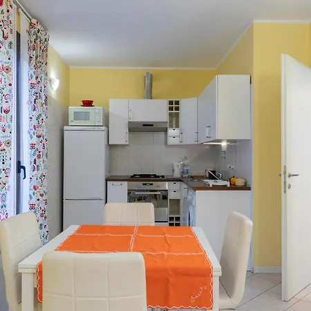 Xenia - Spacious Three-room 10 Min From Linate Appartamento