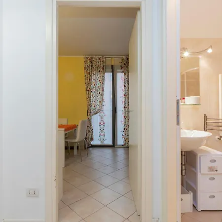 Xenia - Spacious Three-room 10 Min From Linate Apartment *